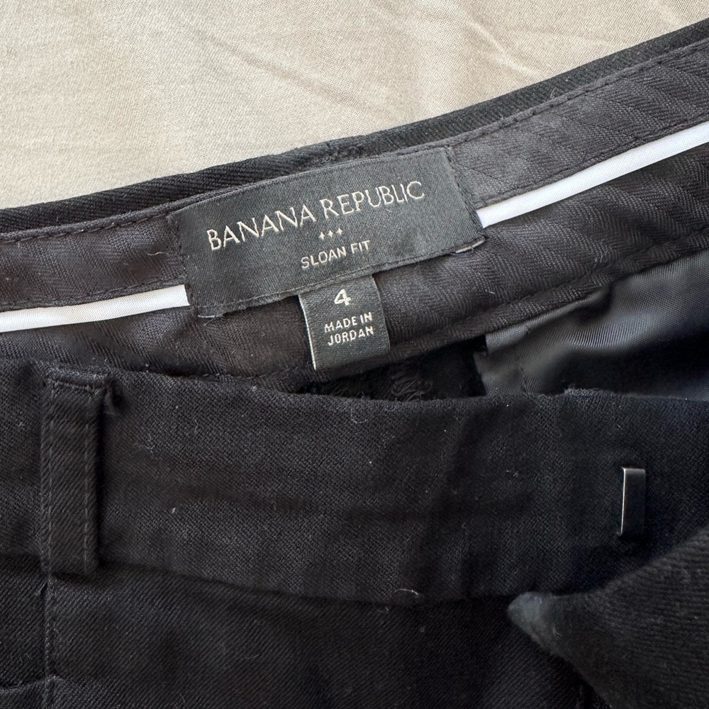 Banana Republic size 4 Sloan fit black pants